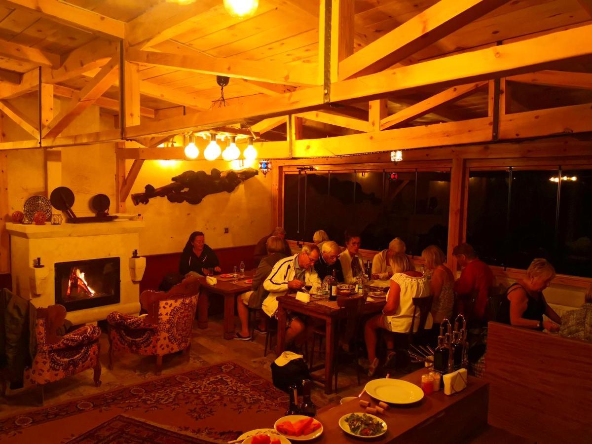 Hotel Larissa Cave