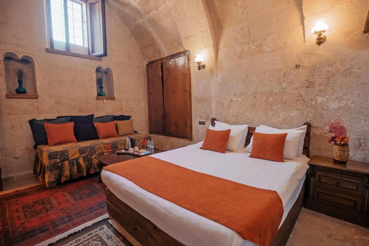 Larissa Cave Hotel 2*